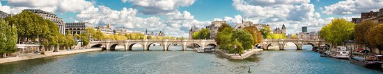 https://mdw-travel-data-us-east-1.s3.amazonaws.com/img/country/France/Grande-Ile/img_04.jpg