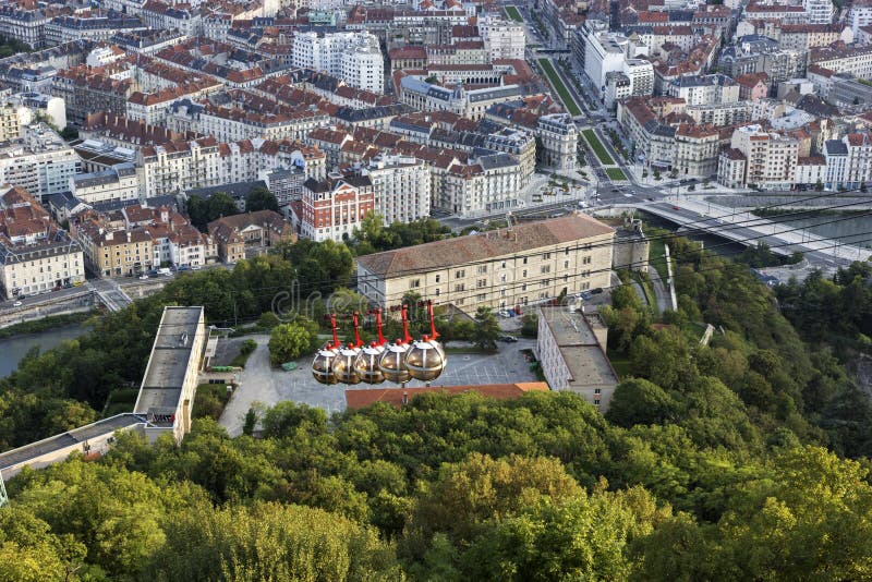 https://mdw-travel-data-us-east-1.s3.amazonaws.com/img/country/France/Grenoble-Bastille-Cable-Car/img_03.jpg