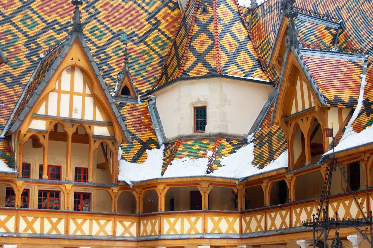 https://mdw-travel-data-us-east-1.s3.amazonaws.com/img/country/France/Hospices-de-Beaune/img_02.jpg