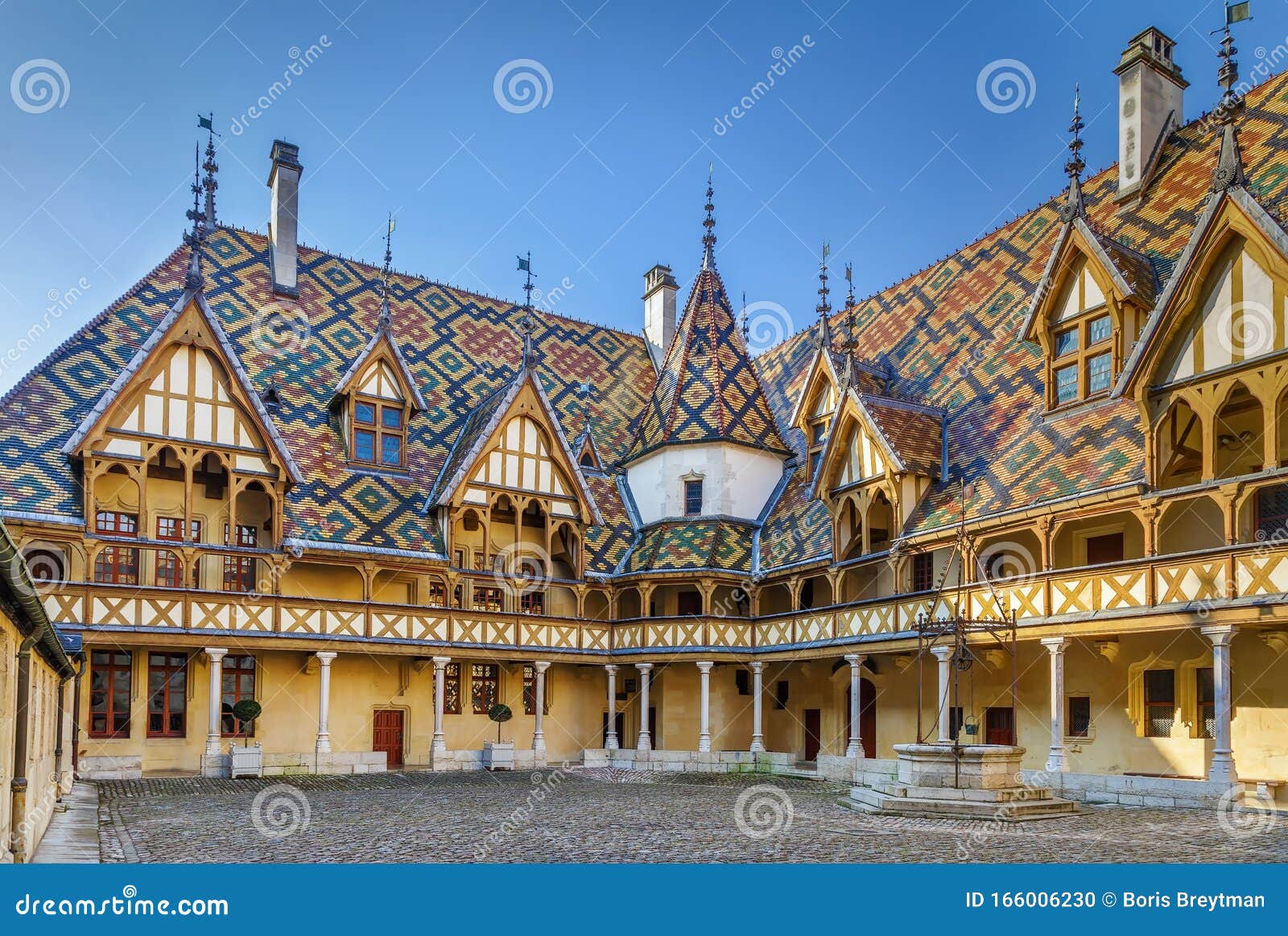 https://mdw-travel-data-us-east-1.s3.amazonaws.com/img/country/France/Hospices-de-Beaune/img_03.jpg
