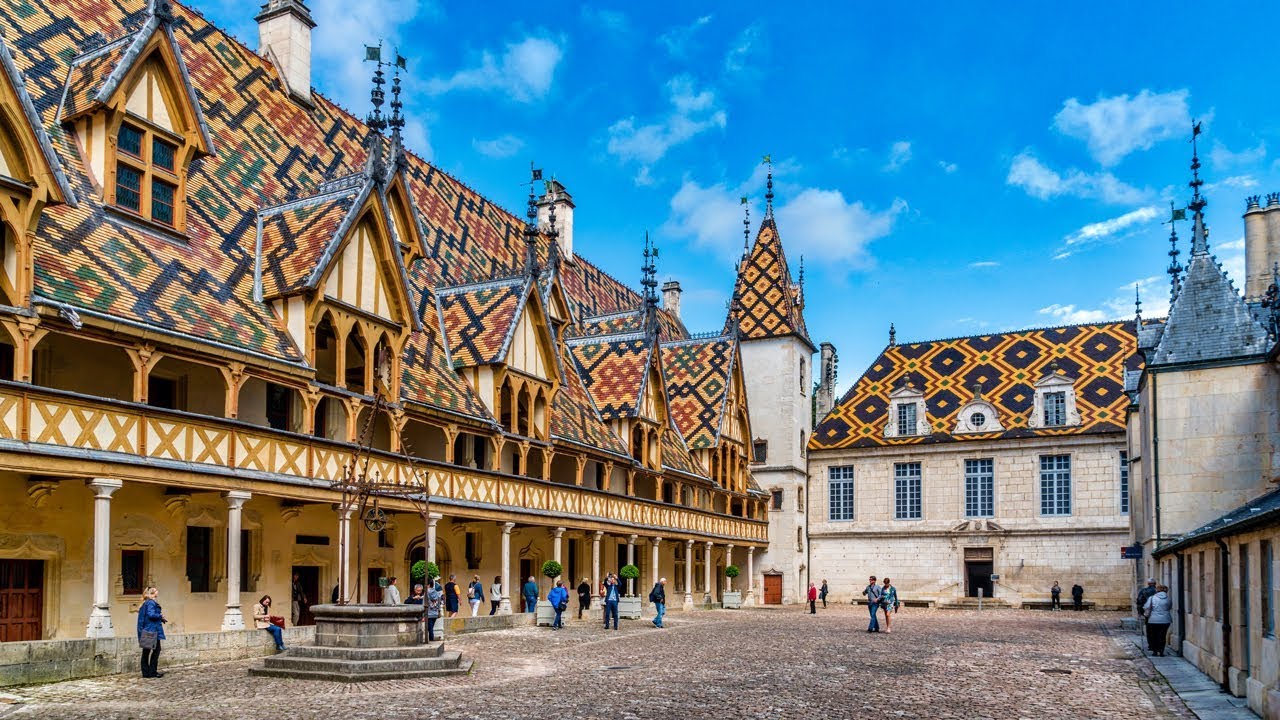 https://mdw-travel-data-us-east-1.s3.amazonaws.com/img/country/France/Hospices-of-Beaune/img_00.jpg