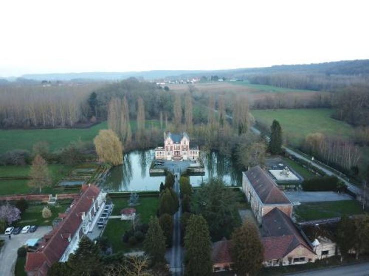 https://mdw-travel-data-us-east-1.s3.amazonaws.com/img/country/France/I-Way/img_05.jpg