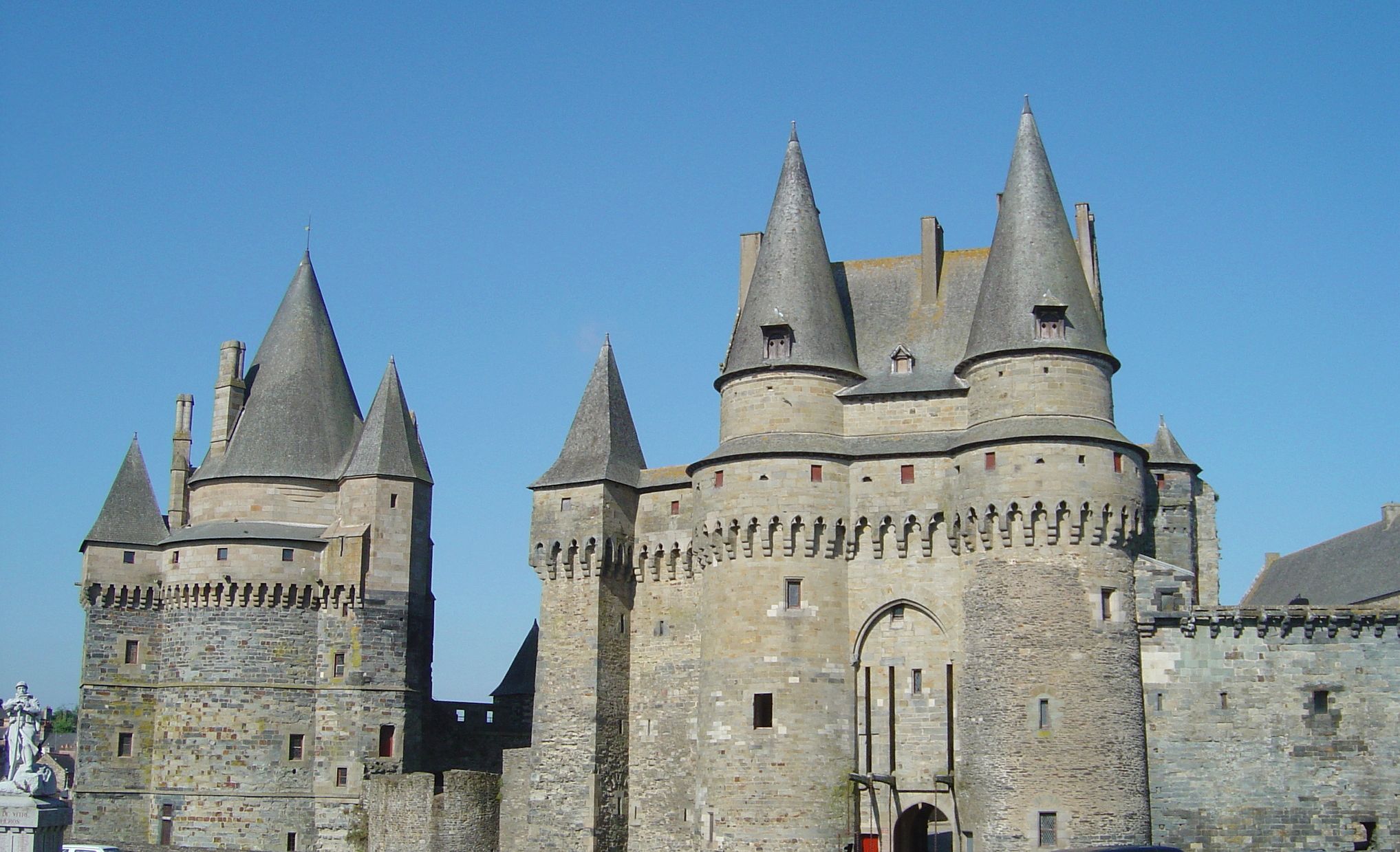 https://mdw-travel-data-us-east-1.s3.amazonaws.com/img/country/France/If-Castle/img_03.jpg