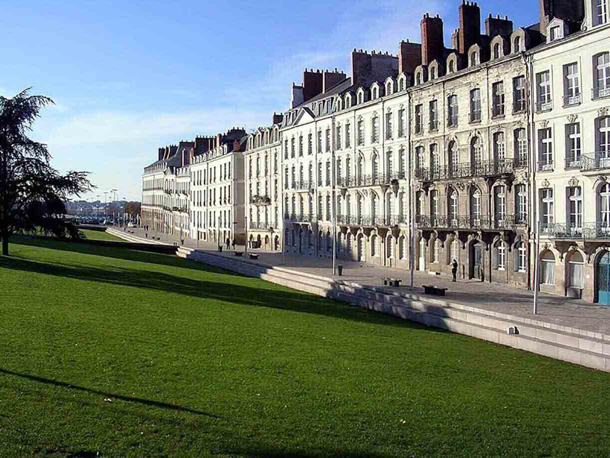 https://mdw-travel-data-us-east-1.s3.amazonaws.com/img/country/France/Ile-Feydeau/img_00.jpg