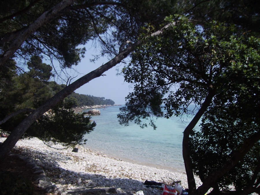 https://mdw-travel-data-us-east-1.s3.amazonaws.com/img/country/France/Ile-Sainte-Marguerite/img_01.jpg
