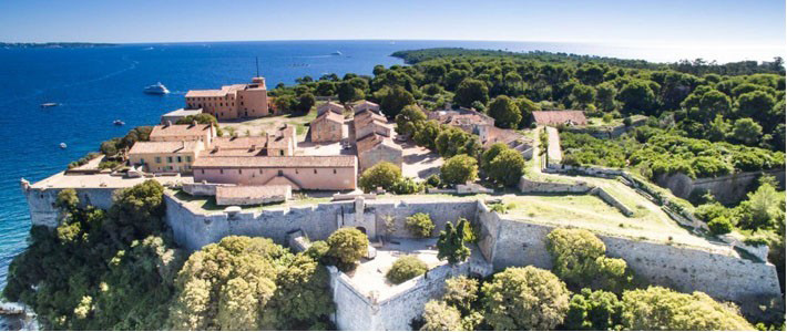 https://mdw-travel-data-us-east-1.s3.amazonaws.com/img/country/France/Ile-Sainte-Marguerite/img_03.jpg
