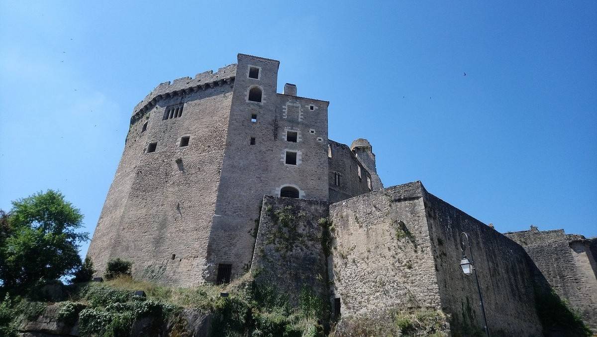 https://mdw-travel-data-us-east-1.s3.amazonaws.com/img/country/France/Ile-de-Nantes/img_03.jpg
