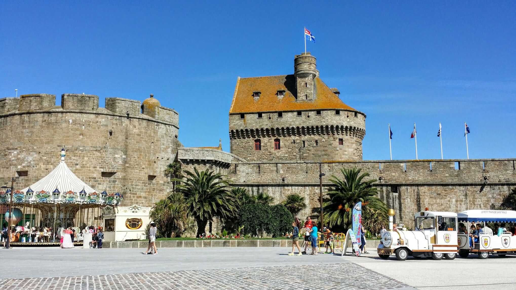 https://mdw-travel-data-us-east-1.s3.amazonaws.com/img/country/France/Intra-Muros/img_00.jpg
