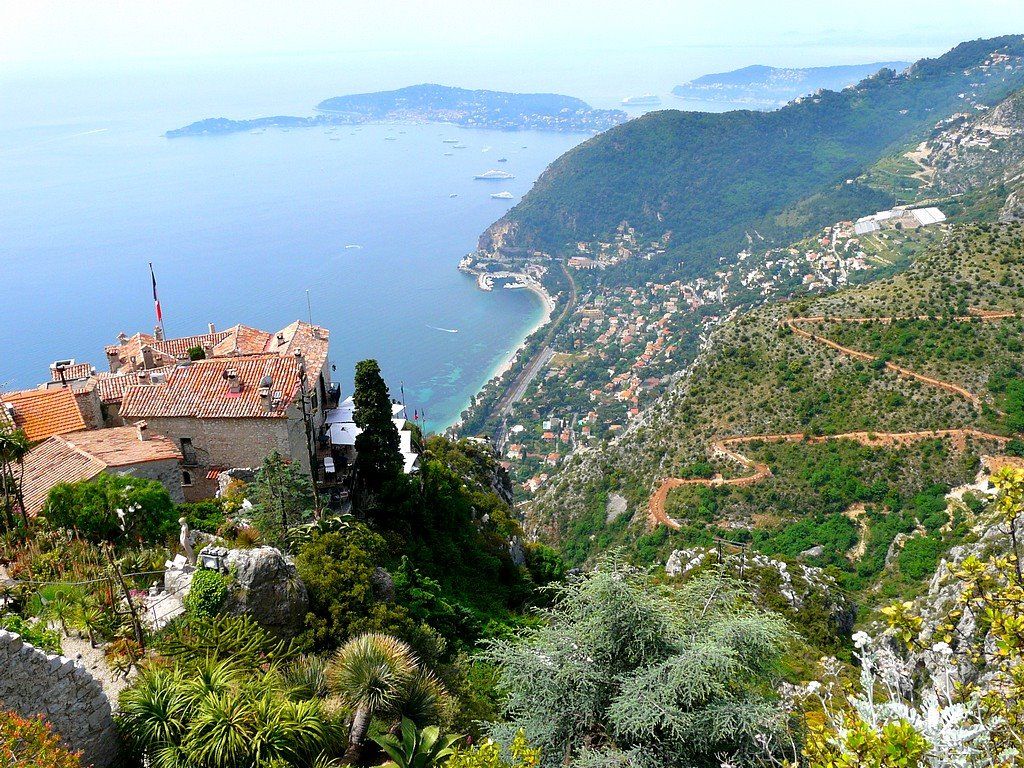 https://mdw-travel-data-us-east-1.s3.amazonaws.com/img/country/France/Jardin-Exotique-dEze/img_00.jpg
