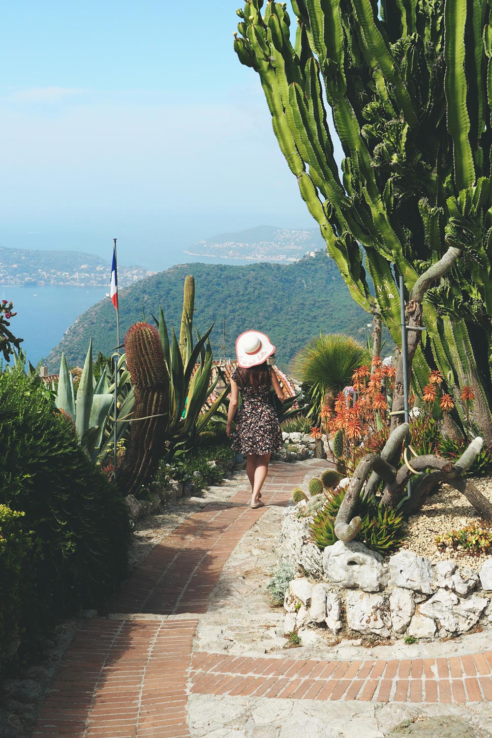 https://mdw-travel-data-us-east-1.s3.amazonaws.com/img/country/France/Jardin-Exotique-dEze/img_03.jpg