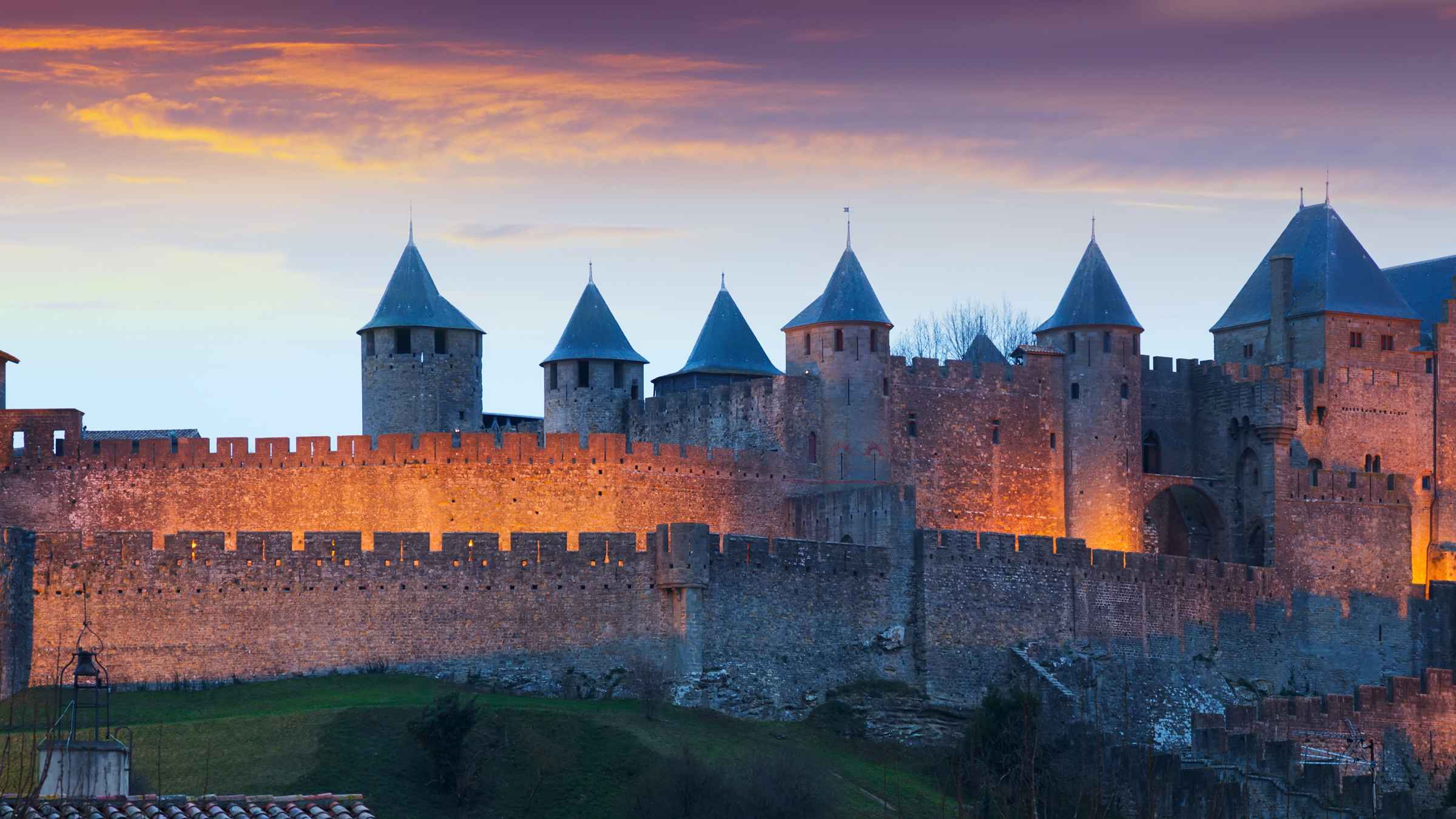 https://mdw-travel-data-us-east-1.s3.amazonaws.com/img/country/France/La-Cite-Medievale-de-Carcassonne/img_03.jpg