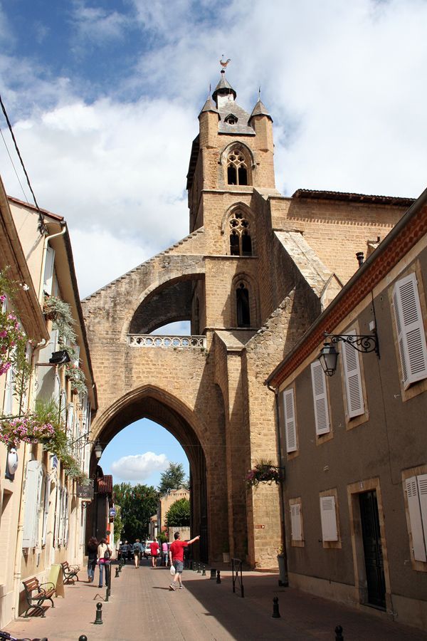 https://mdw-travel-data-us-east-1.s3.amazonaws.com/img/country/France/La-Mirande/img_04.jpg