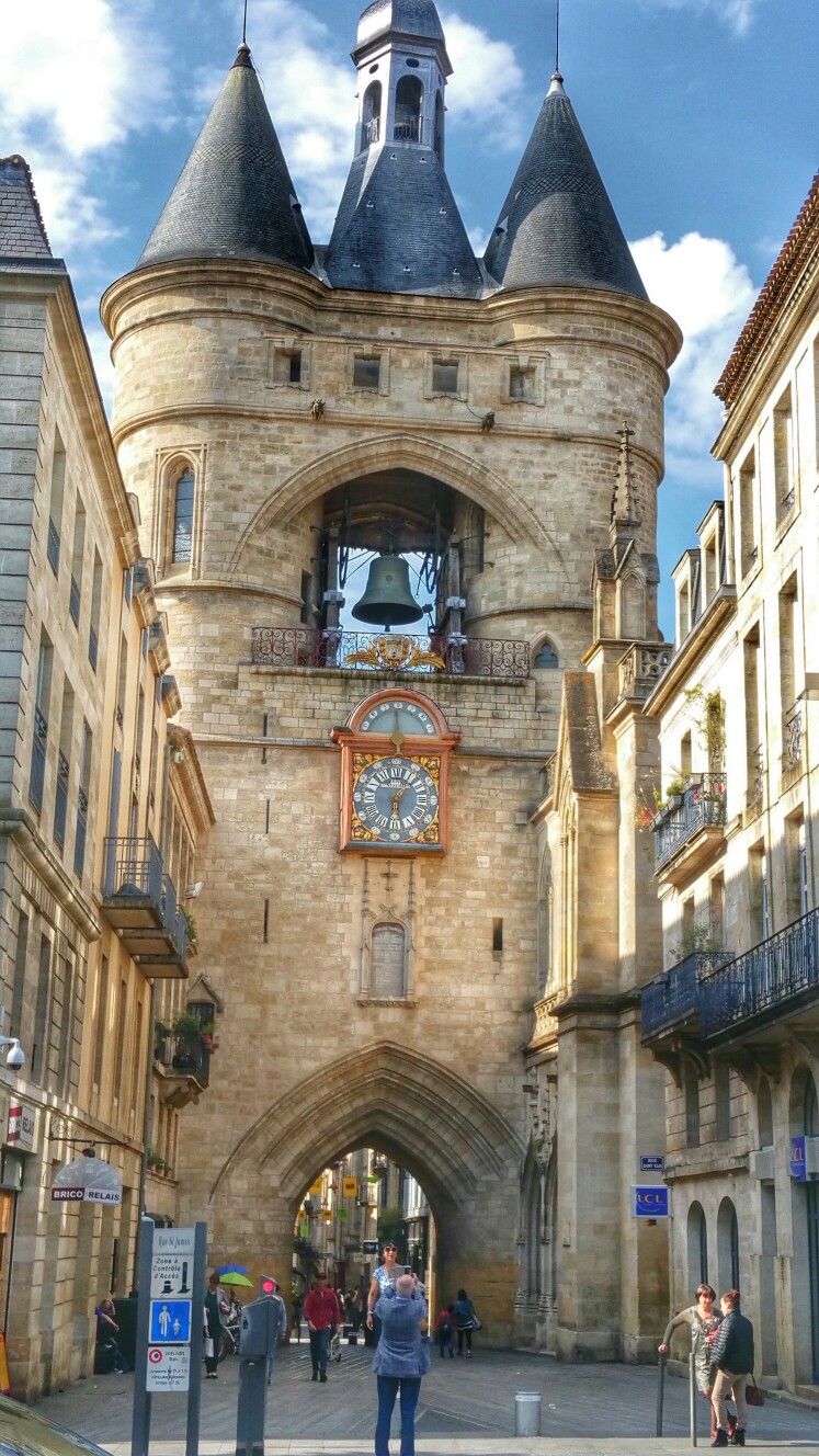 https://mdw-travel-data-us-east-1.s3.amazonaws.com/img/country/France/La-grosse-cloche-de-Bordeaux/img_01.jpg