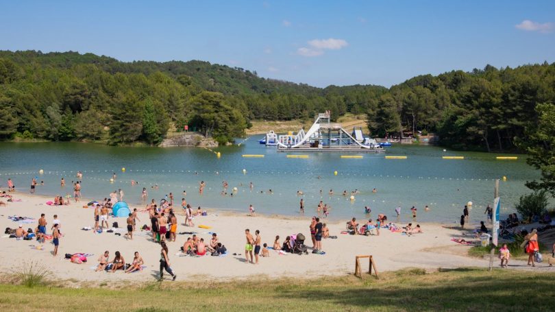 https://mdw-travel-data-us-east-1.s3.amazonaws.com/img/country/France/Lac-de-la-Cavayere/img_01.jpg