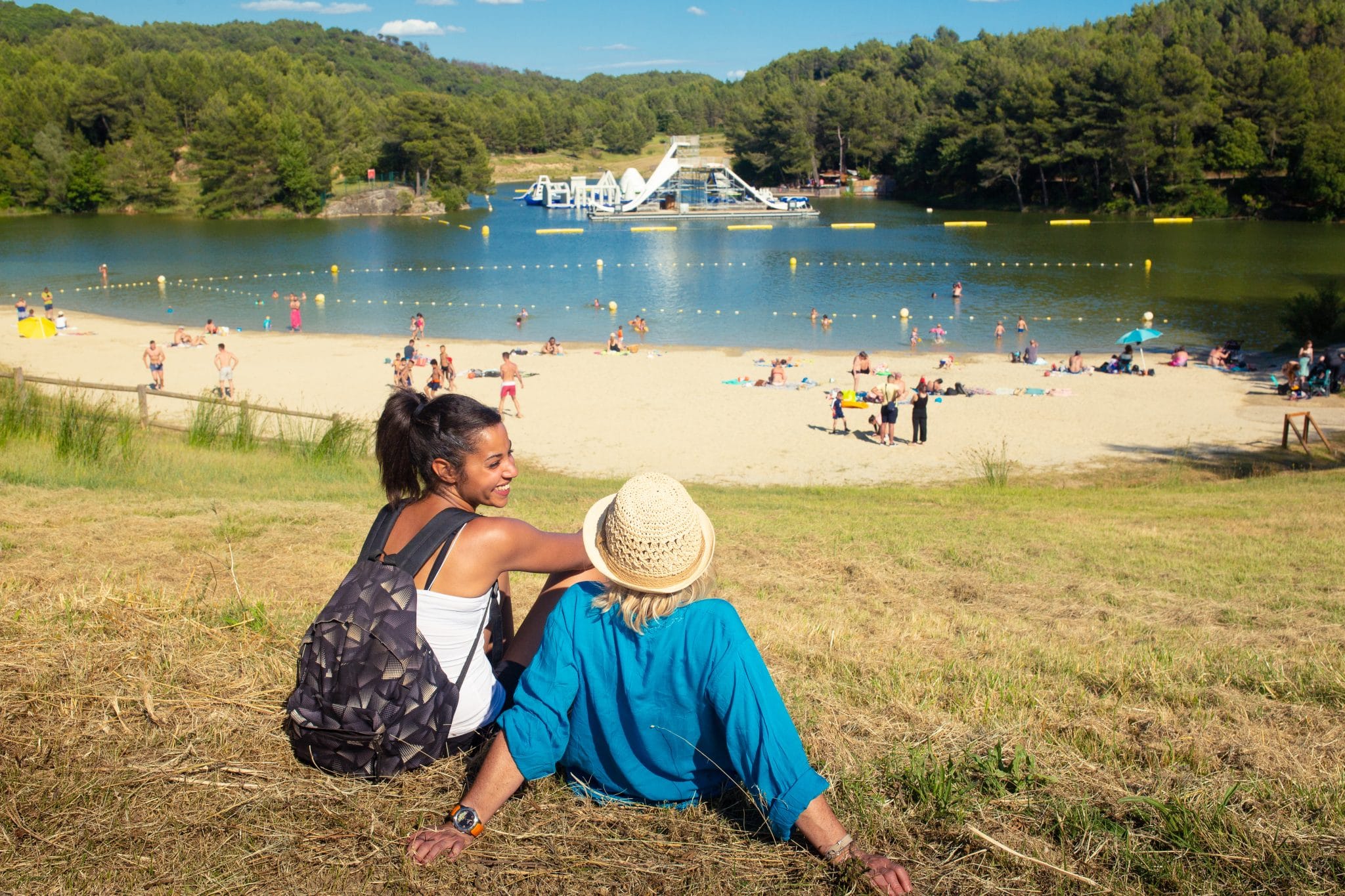 https://mdw-travel-data-us-east-1.s3.amazonaws.com/img/country/France/Lake-Cavayere/img_02.jpg