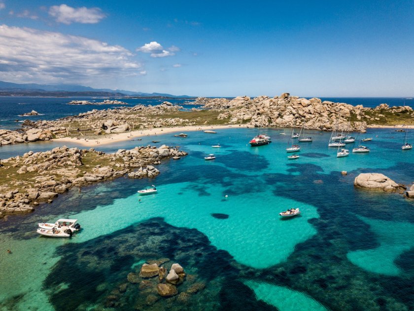 https://mdw-travel-data-us-east-1.s3.amazonaws.com/img/country/France/Lavezzi-Islands/img_02.jpg