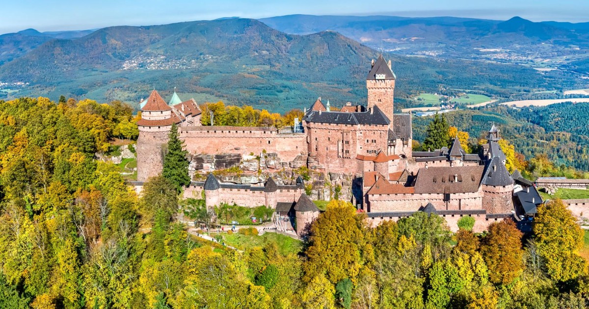 https://mdw-travel-data-us-east-1.s3.amazonaws.com/img/country/France/Le-Chateau-du-Haut-Koenigsbourg/img_02.jpg