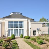https://mdw-travel-data-us-east-1.s3.amazonaws.com/img/country/France/Le-Dome-Cinemas/img_02.jpg
