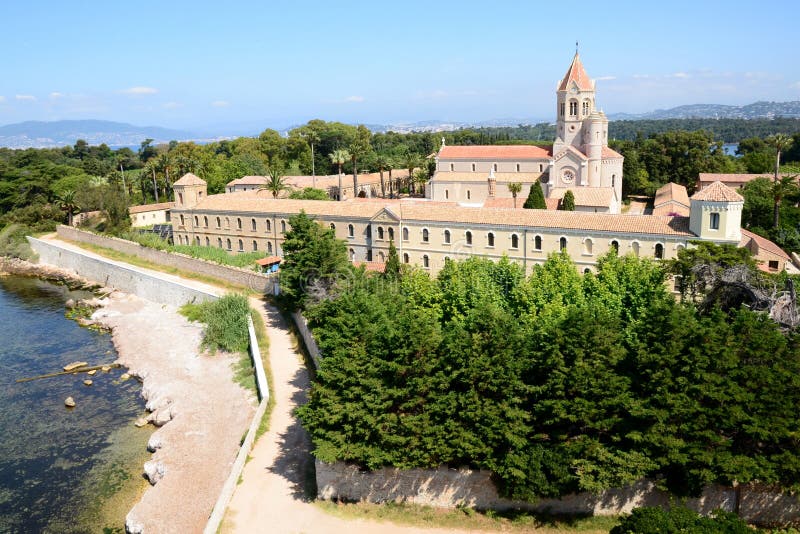https://mdw-travel-data-us-east-1.s3.amazonaws.com/img/country/France/Lerins-Abbey/img_01.jpg