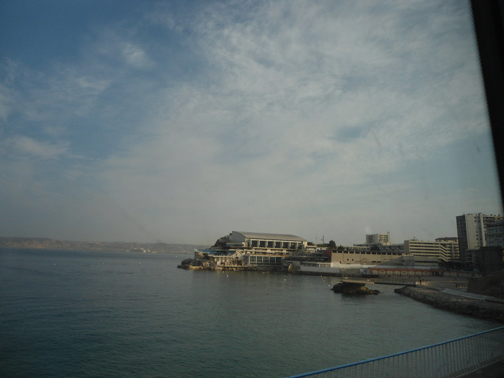 https://mdw-travel-data-us-east-1.s3.amazonaws.com/img/country/France/Les-Catalans-Beach/img_04.jpg