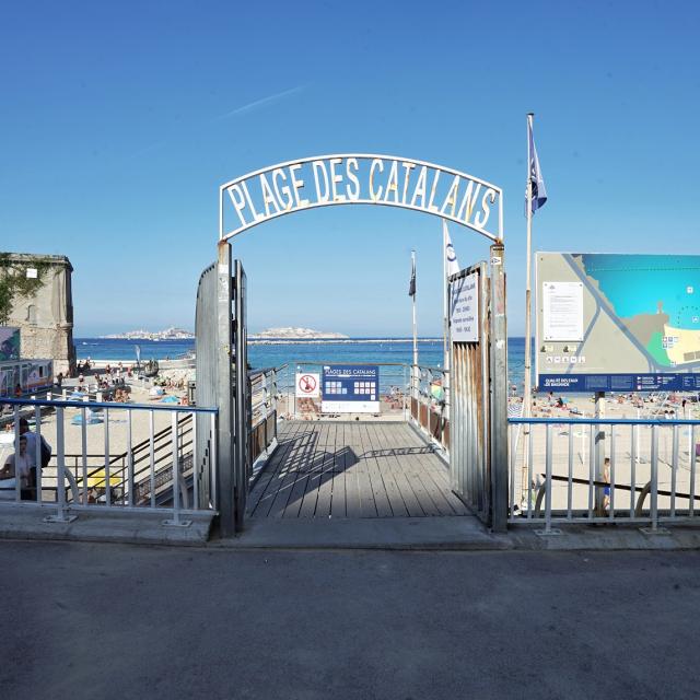 https://mdw-travel-data-us-east-1.s3.amazonaws.com/img/country/France/Les-Catalans-Beach/img_05.jpg