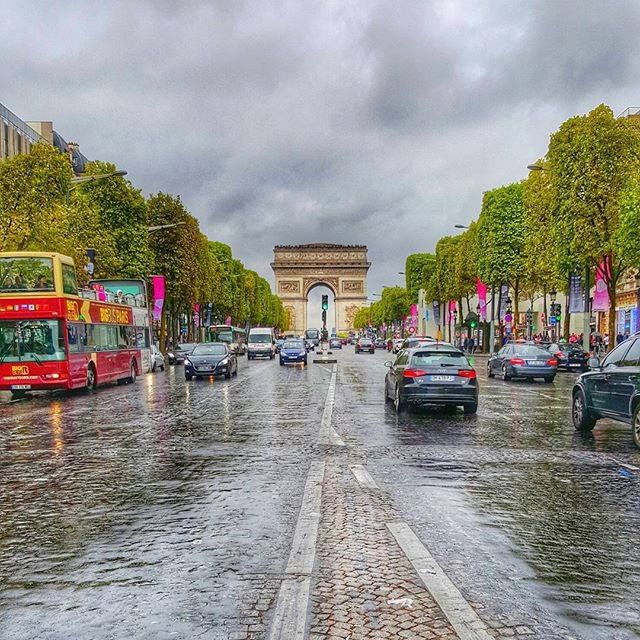 https://mdw-travel-data-us-east-1.s3.amazonaws.com/img/country/France/Les-Champs-Libres/img_02.jpg