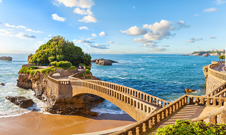 https://mdw-travel-data-us-east-1.s3.amazonaws.com/img/country/France/Les-Halles-de-Biarritz/img_01.jpg