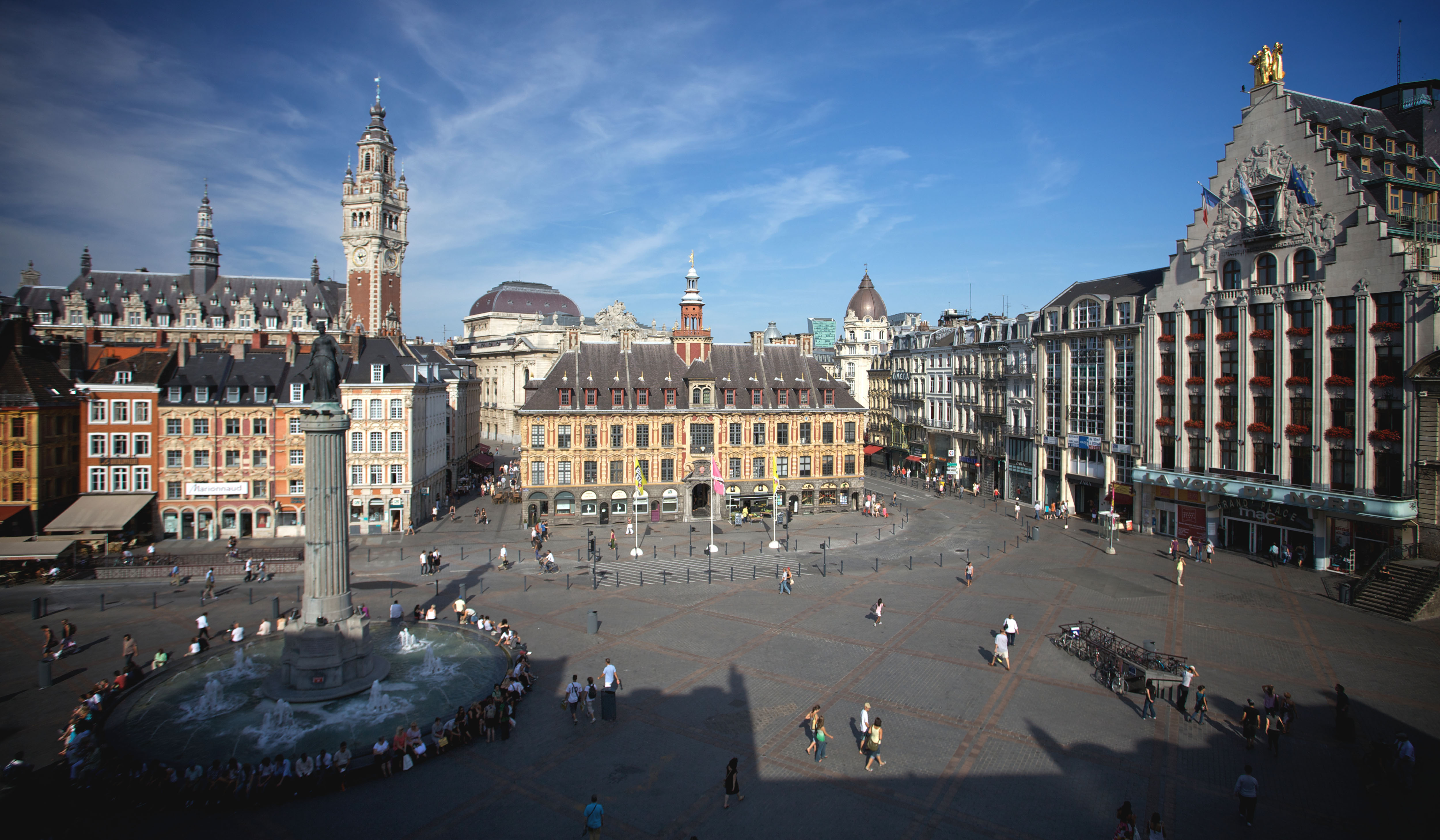 https://mdw-travel-data-us-east-1.s3.amazonaws.com/img/country/France/Lille-Grand-Place/img_01.jpg