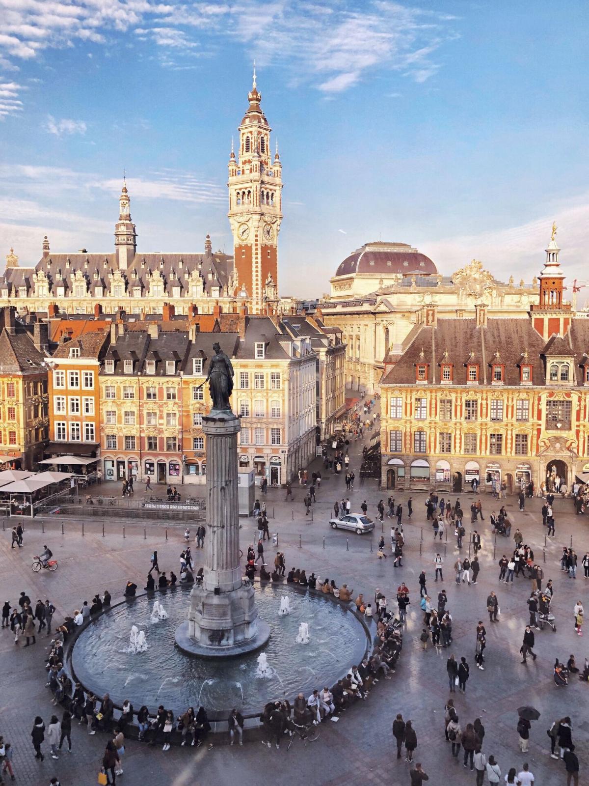 https://mdw-travel-data-us-east-1.s3.amazonaws.com/img/country/France/Lille-Grand-Place/img_03.jpg
