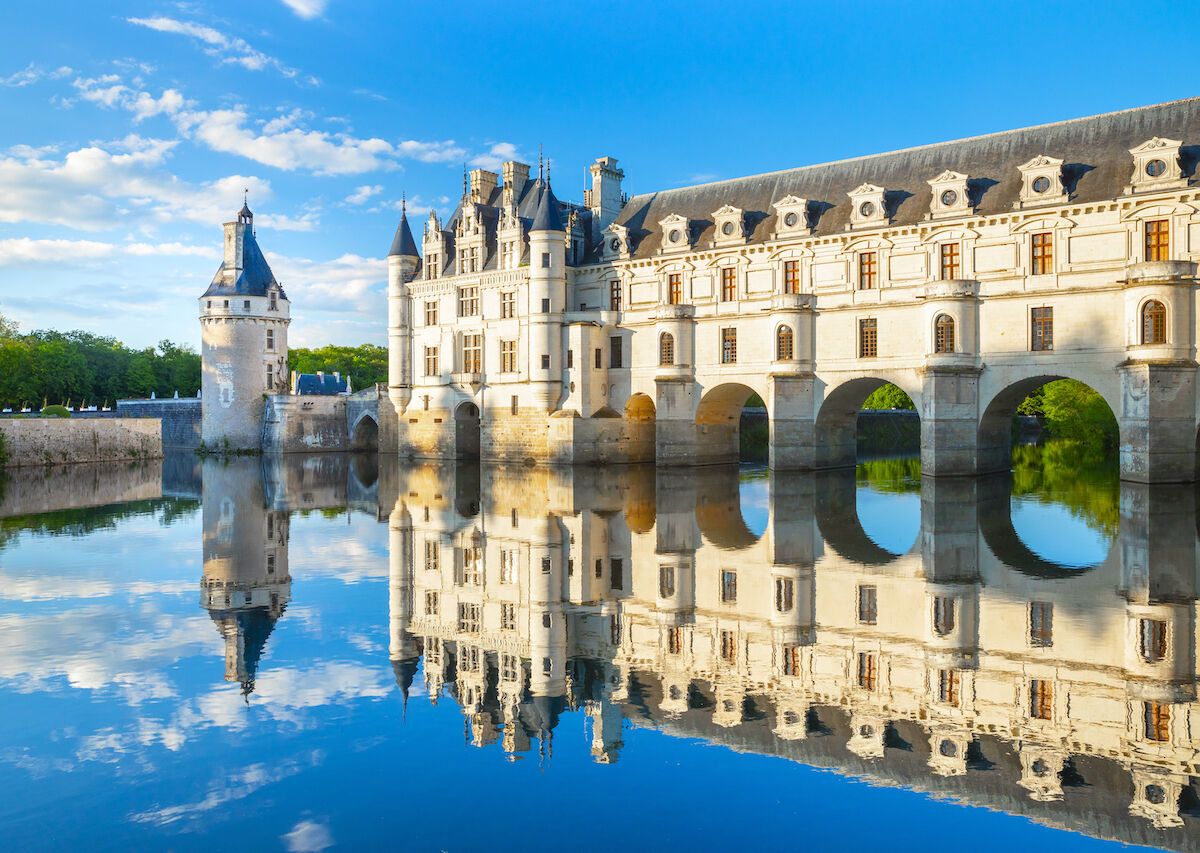 https://mdw-travel-data-us-east-1.s3.amazonaws.com/img/country/France/Loire-River/img_02.jpg