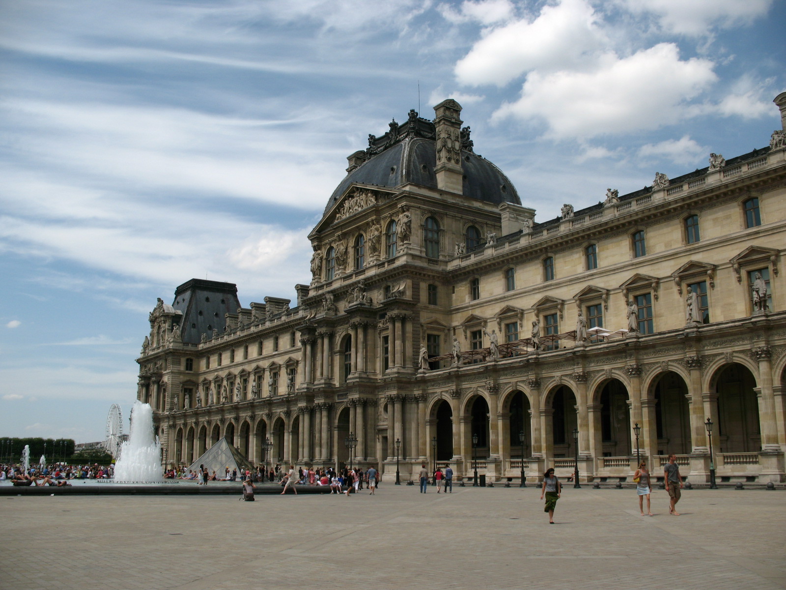 https://mdw-travel-data-us-east-1.s3.amazonaws.com/img/country/France/Louvre-Museum/img_05.jpg