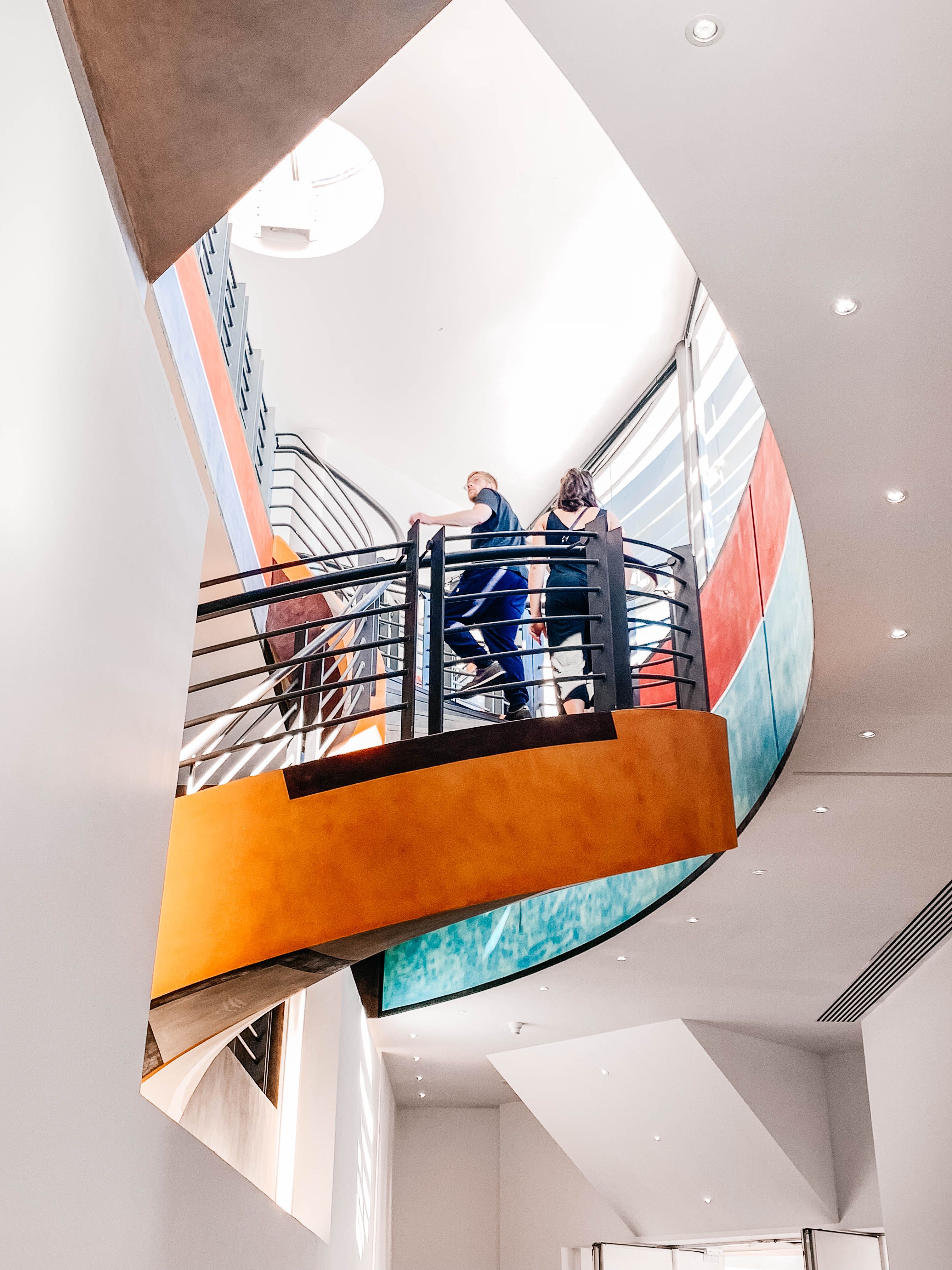 https://mdw-travel-data-us-east-1.s3.amazonaws.com/img/country/France/MAMAC--Musee-dArt-Moderne-et-dArt-Contemporain-/img_03.jpg