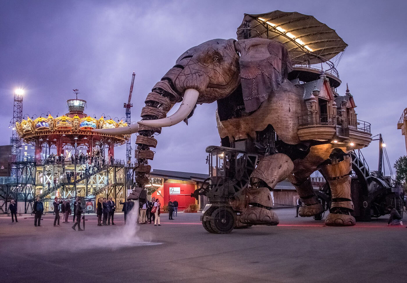 https://mdw-travel-data-us-east-1.s3.amazonaws.com/img/country/France/Machines-of-the-Isle-of-Nantes/img_00.jpg