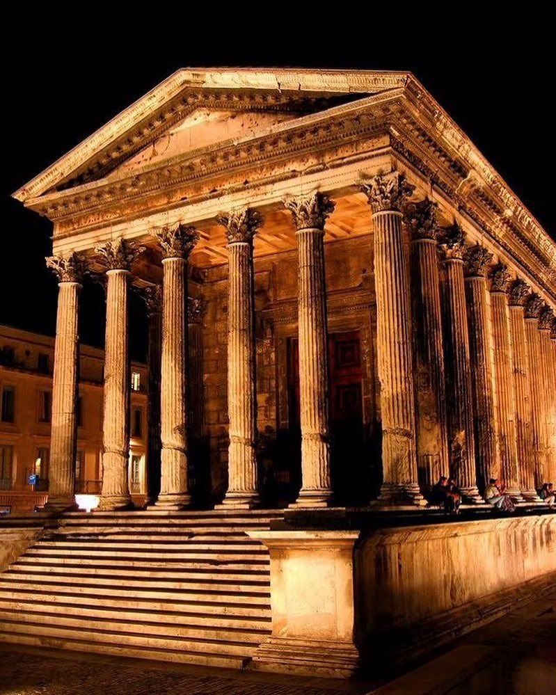 https://mdw-travel-data-us-east-1.s3.amazonaws.com/img/country/France/Maison-Carree/img_01.jpg