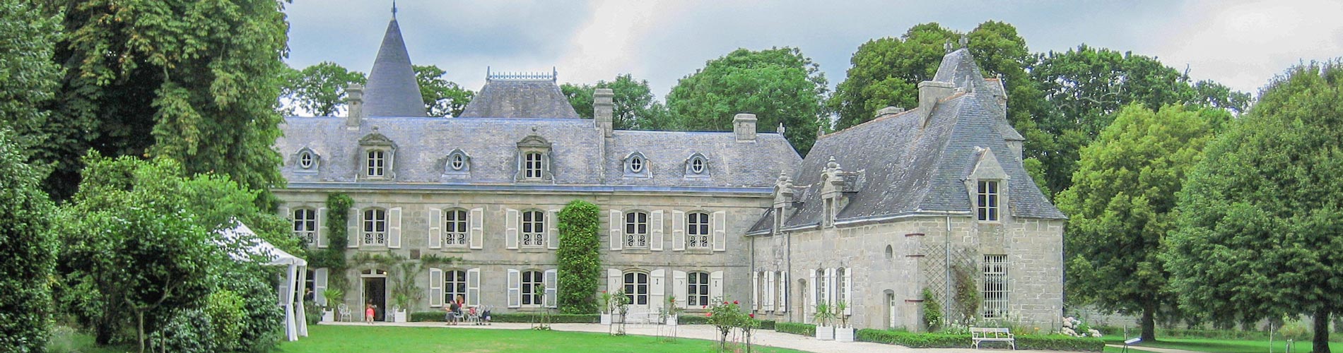https://mdw-travel-data-us-east-1.s3.amazonaws.com/img/country/France/Manoir-de-Kerazan/img_02.jpg
