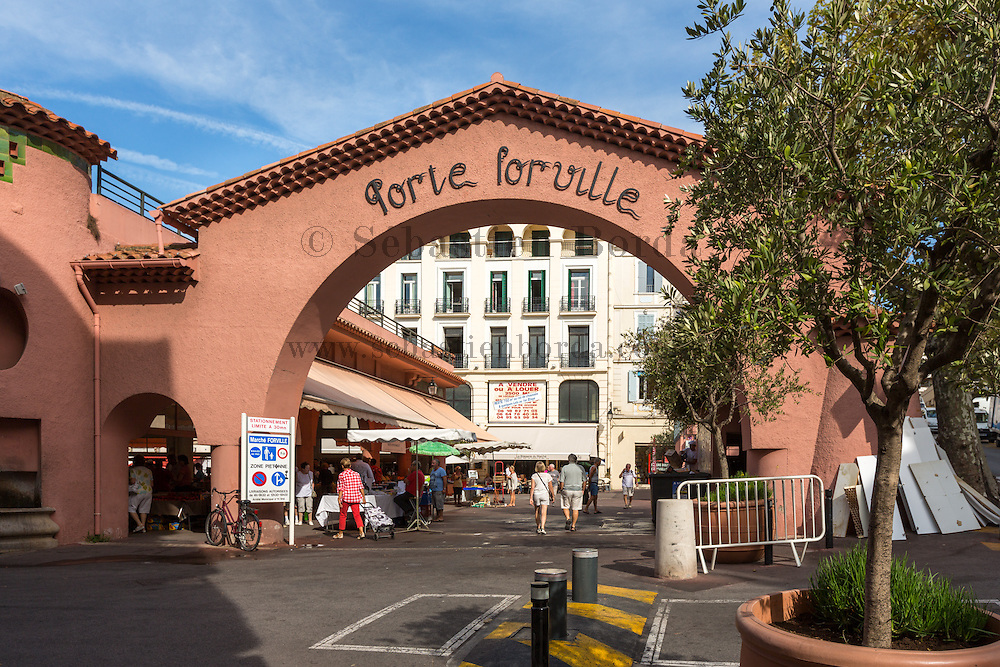 https://mdw-travel-data-us-east-1.s3.amazonaws.com/img/country/France/Marche-Forville/img_01.jpg