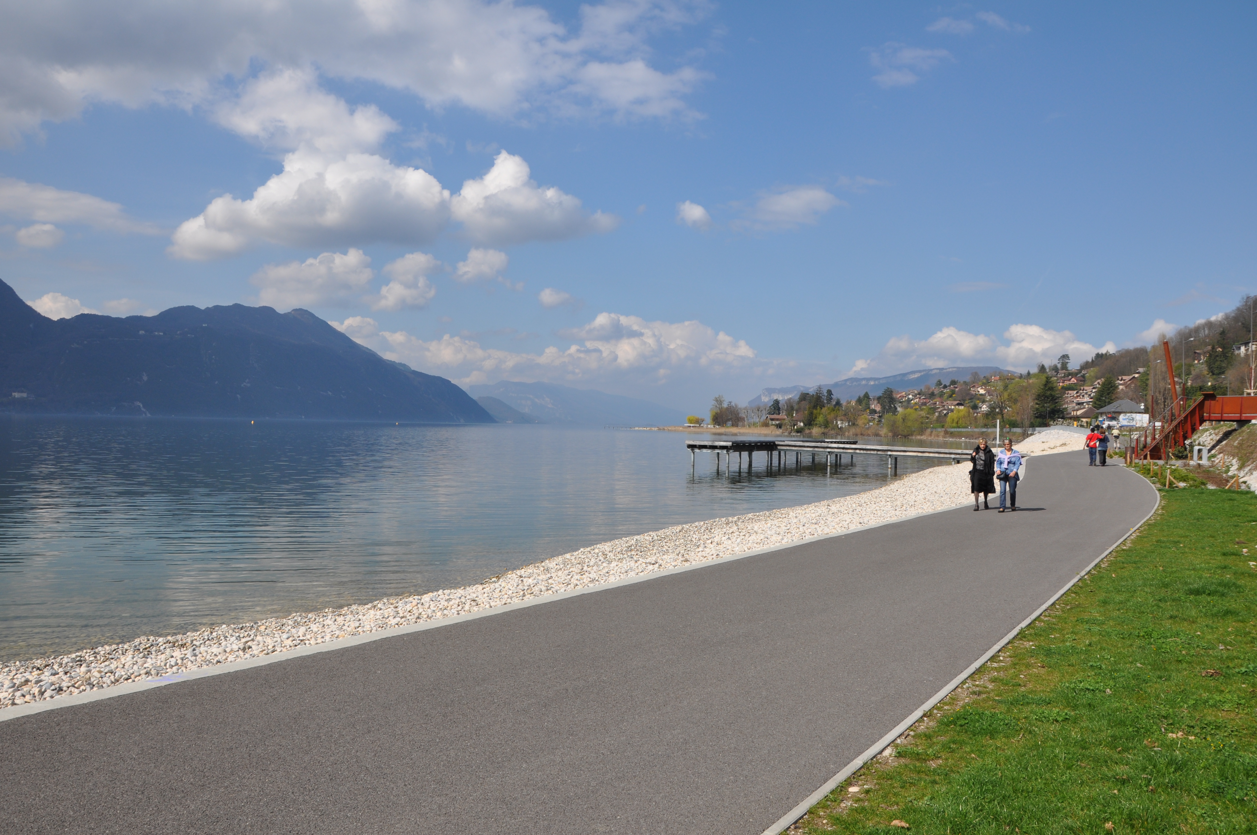 https://mdw-travel-data-us-east-1.s3.amazonaws.com/img/country/France/Marina-du-Lac-du-Bourget/img_02.jpg