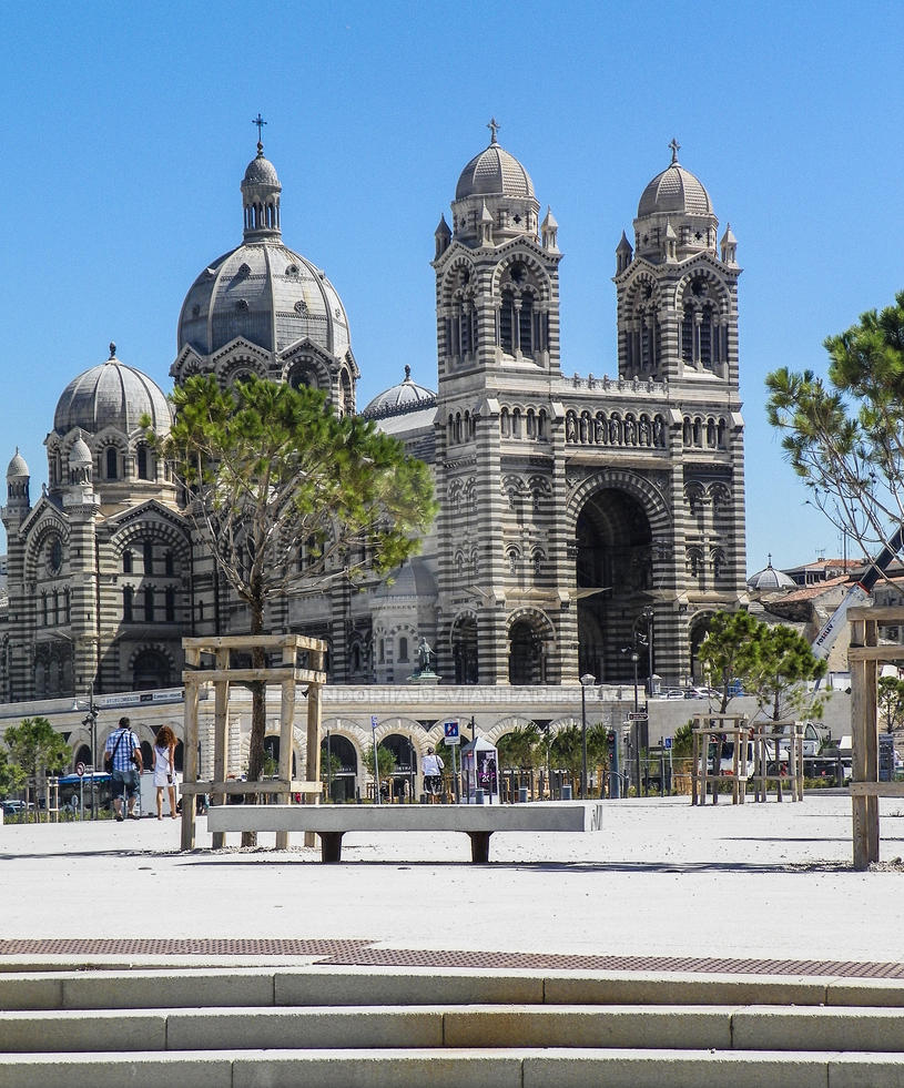 https://mdw-travel-data-us-east-1.s3.amazonaws.com/img/country/France/Marseille-Cathedral/img_00.jpg