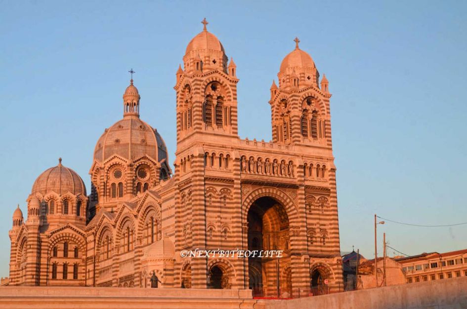 https://mdw-travel-data-us-east-1.s3.amazonaws.com/img/country/France/Marseille-Cathedral/img_01.jpg