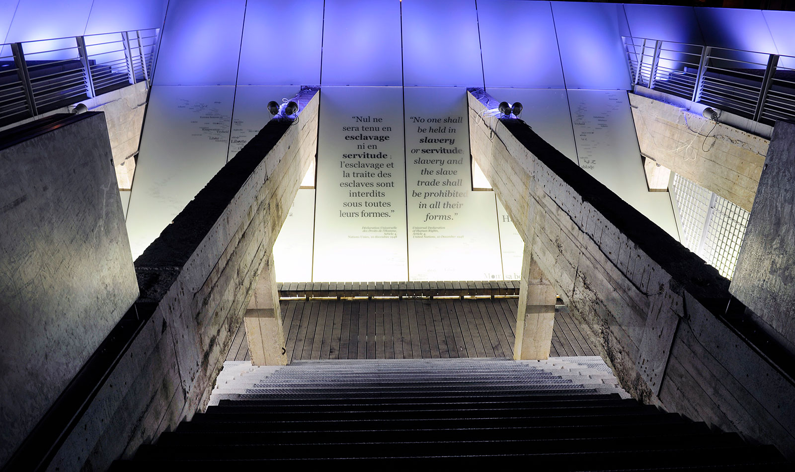 https://mdw-travel-data-us-east-1.s3.amazonaws.com/img/country/France/Memorial-to-the-Abolition-of-Slavery/img_03.jpg