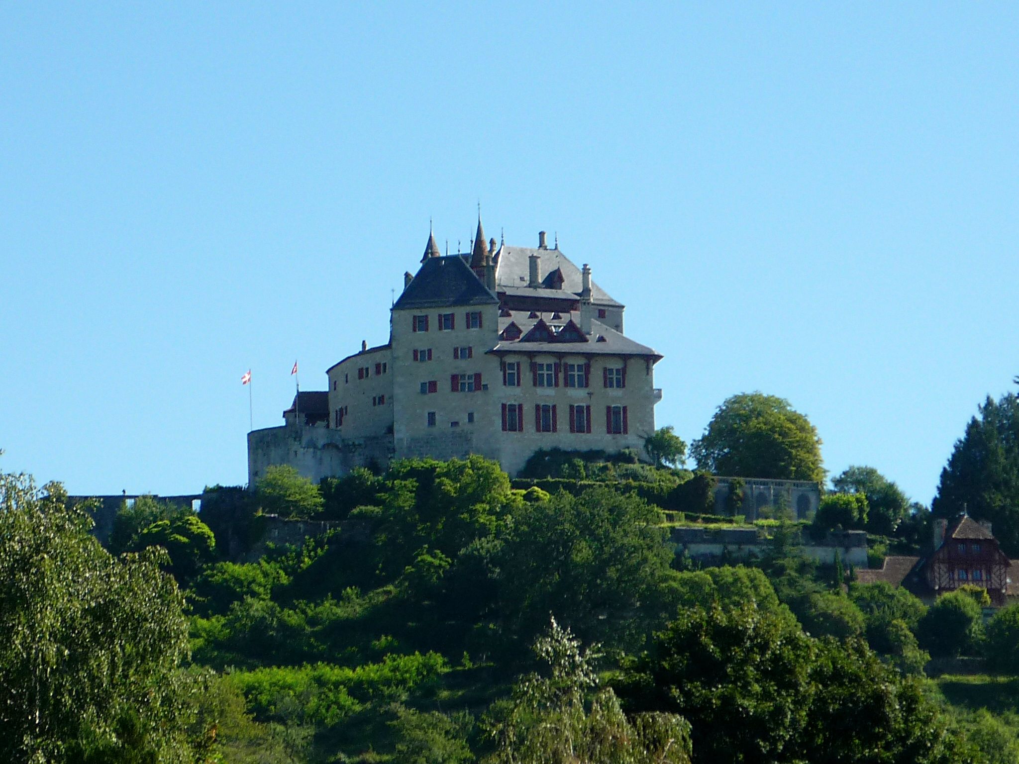 https://mdw-travel-data-us-east-1.s3.amazonaws.com/img/country/France/Menthon-Saint-Bernard-Castle/img_02.jpg