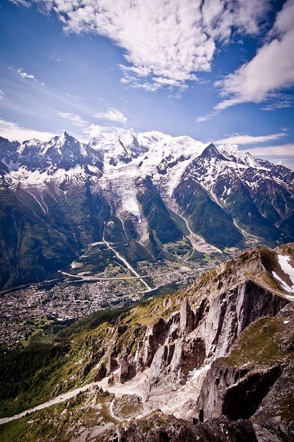 https://mdw-travel-data-us-east-1.s3.amazonaws.com/img/country/France/Mont-Blanc/img_02.jpg