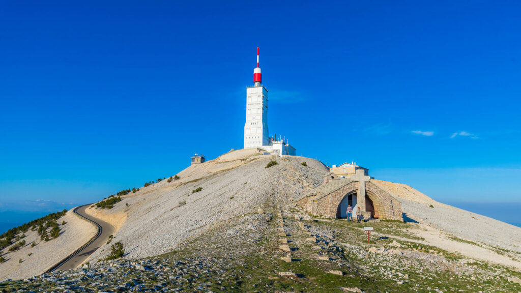 https://mdw-travel-data-us-east-1.s3.amazonaws.com/img/country/France/Mont-Ventoux/img_01.jpg