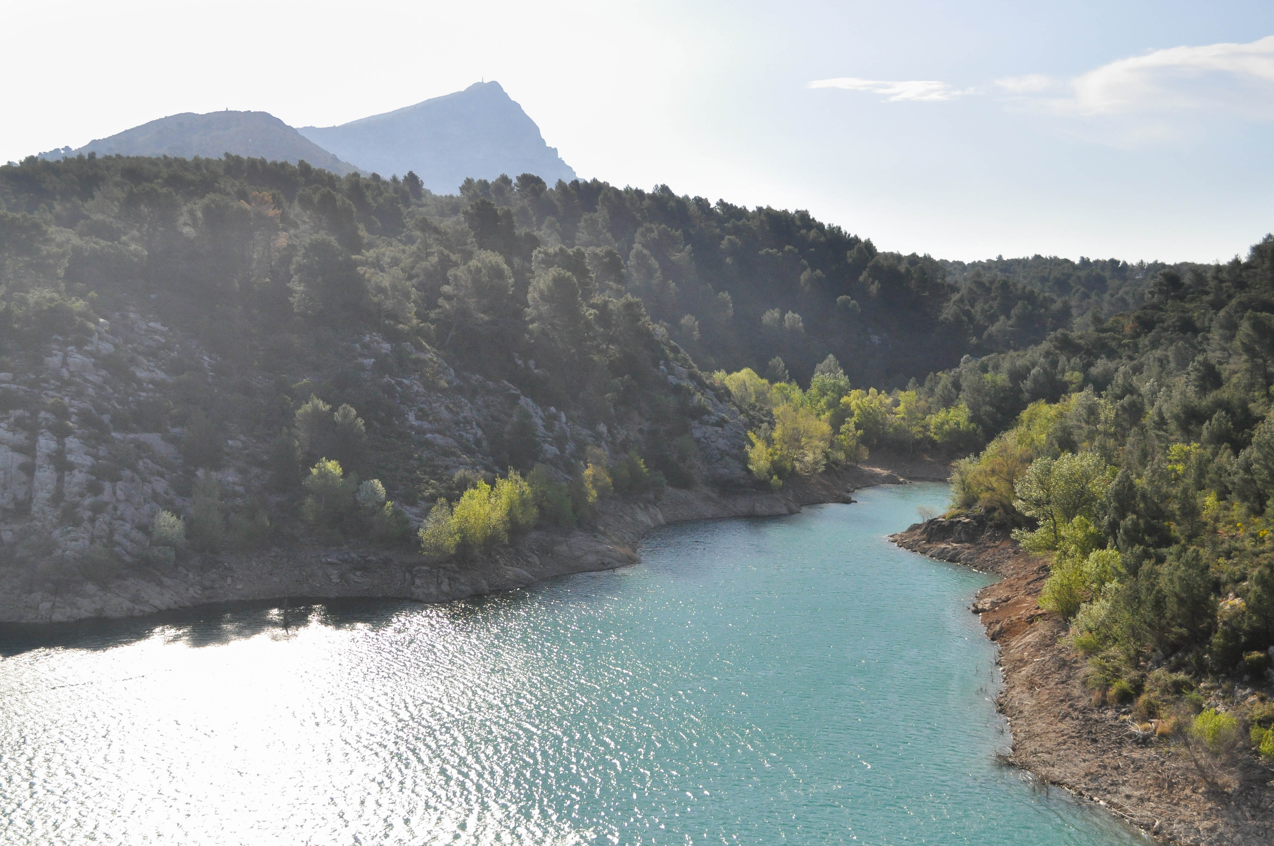https://mdw-travel-data-us-east-1.s3.amazonaws.com/img/country/France/Montagne-Sainte-Victoire/img_01.jpg