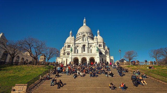 https://mdw-travel-data-us-east-1.s3.amazonaws.com/img/country/France/Montmartre/img_03.jpg