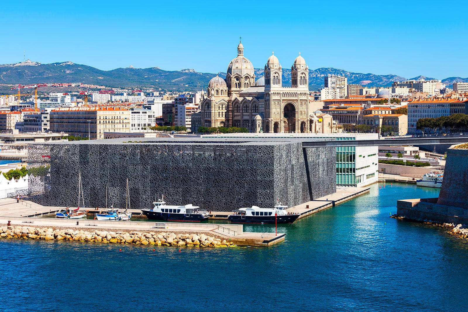 https://mdw-travel-data-us-east-1.s3.amazonaws.com/img/country/France/MuCEM-Museum-of-European-and-Mediterranean-Civilisations/img_03.jpg