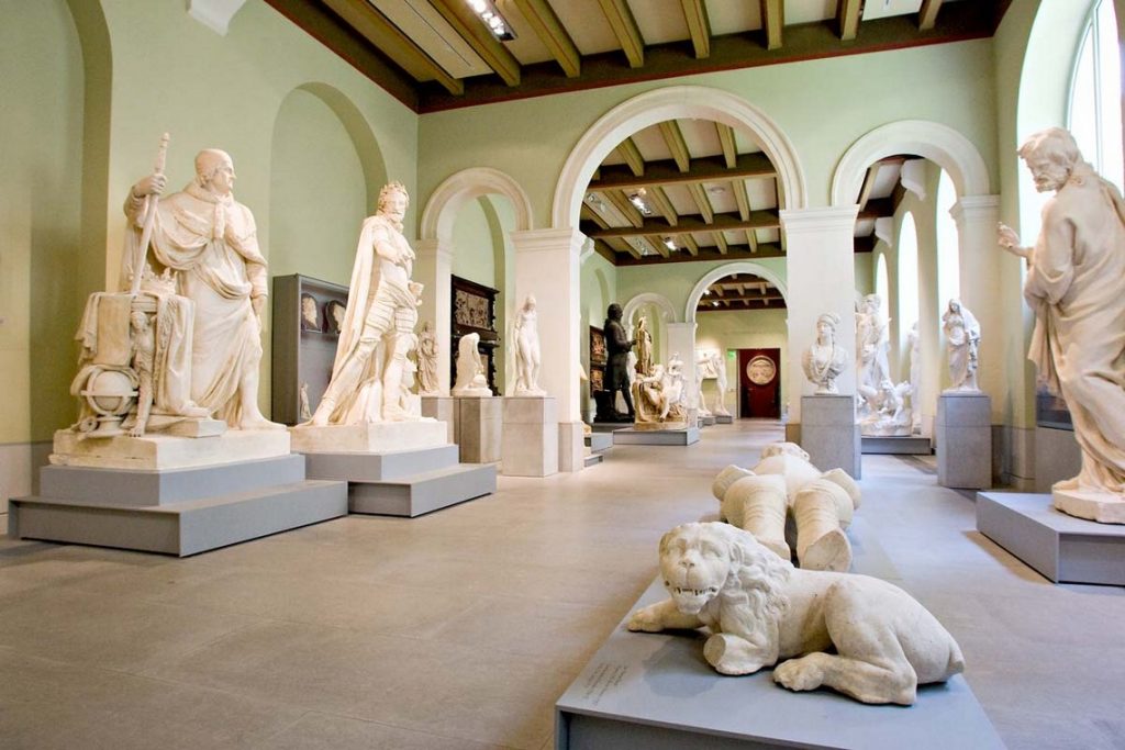 https://mdw-travel-data-us-east-1.s3.amazonaws.com/img/country/France/Musee-Granet/img_00.jpg