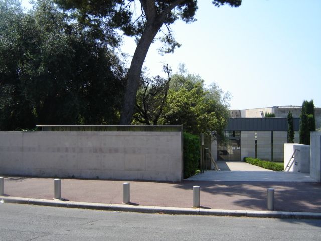 https://mdw-travel-data-us-east-1.s3.amazonaws.com/img/country/France/Musee-Marc-Chagall/img_03.jpg