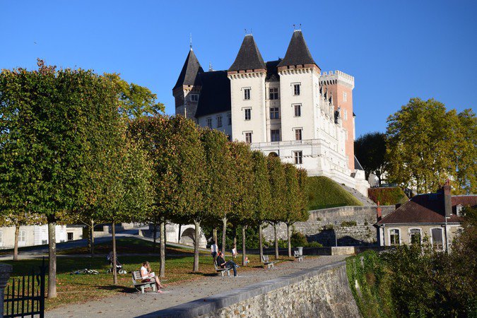 https://mdw-travel-data-us-east-1.s3.amazonaws.com/img/country/France/Musee-National-du-Chateau-de-Pau/img_01.jpg
