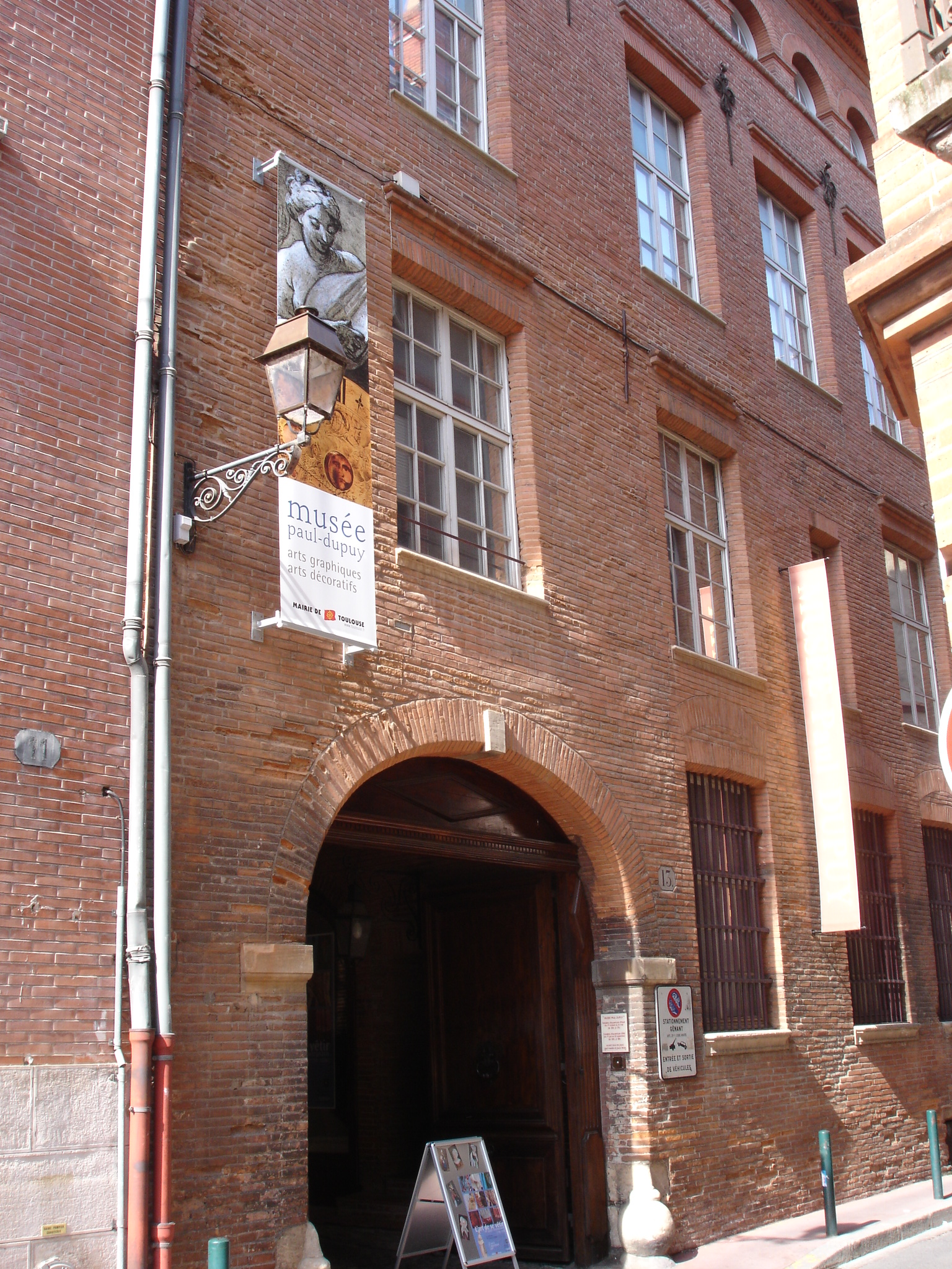 https://mdw-travel-data-us-east-1.s3.amazonaws.com/img/country/France/Musee-Paul-Dupuy/img_02.jpg